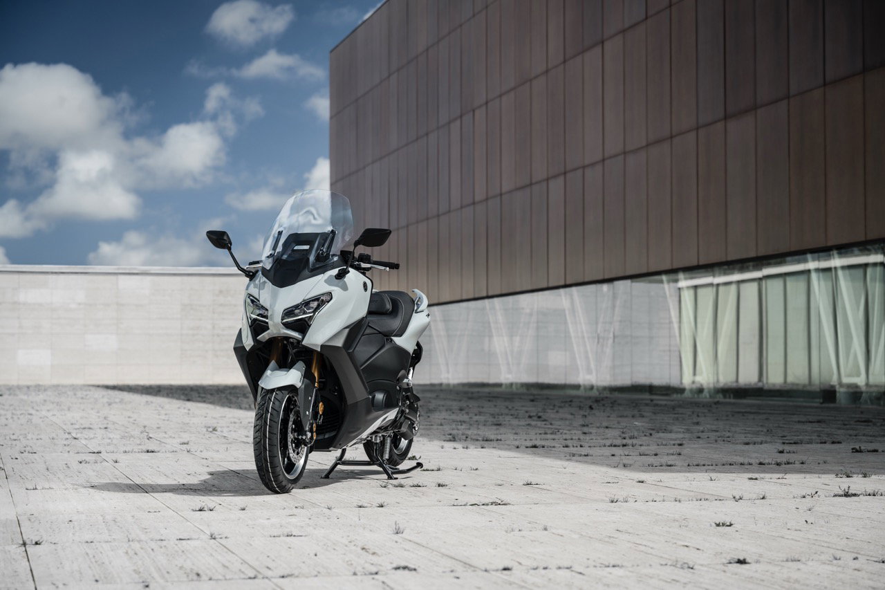 Yamaha TMAX Tech Max - static